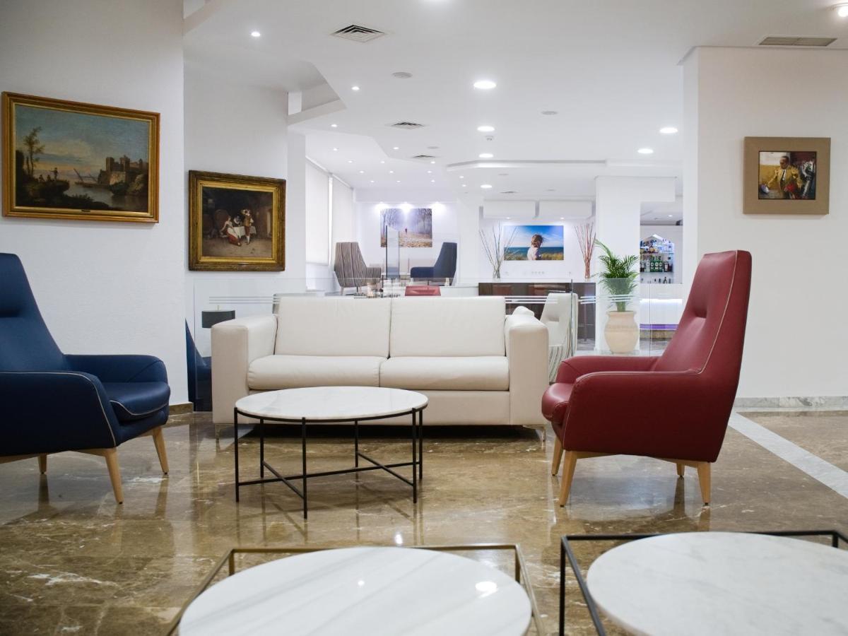 Pasarela Hotel Seville